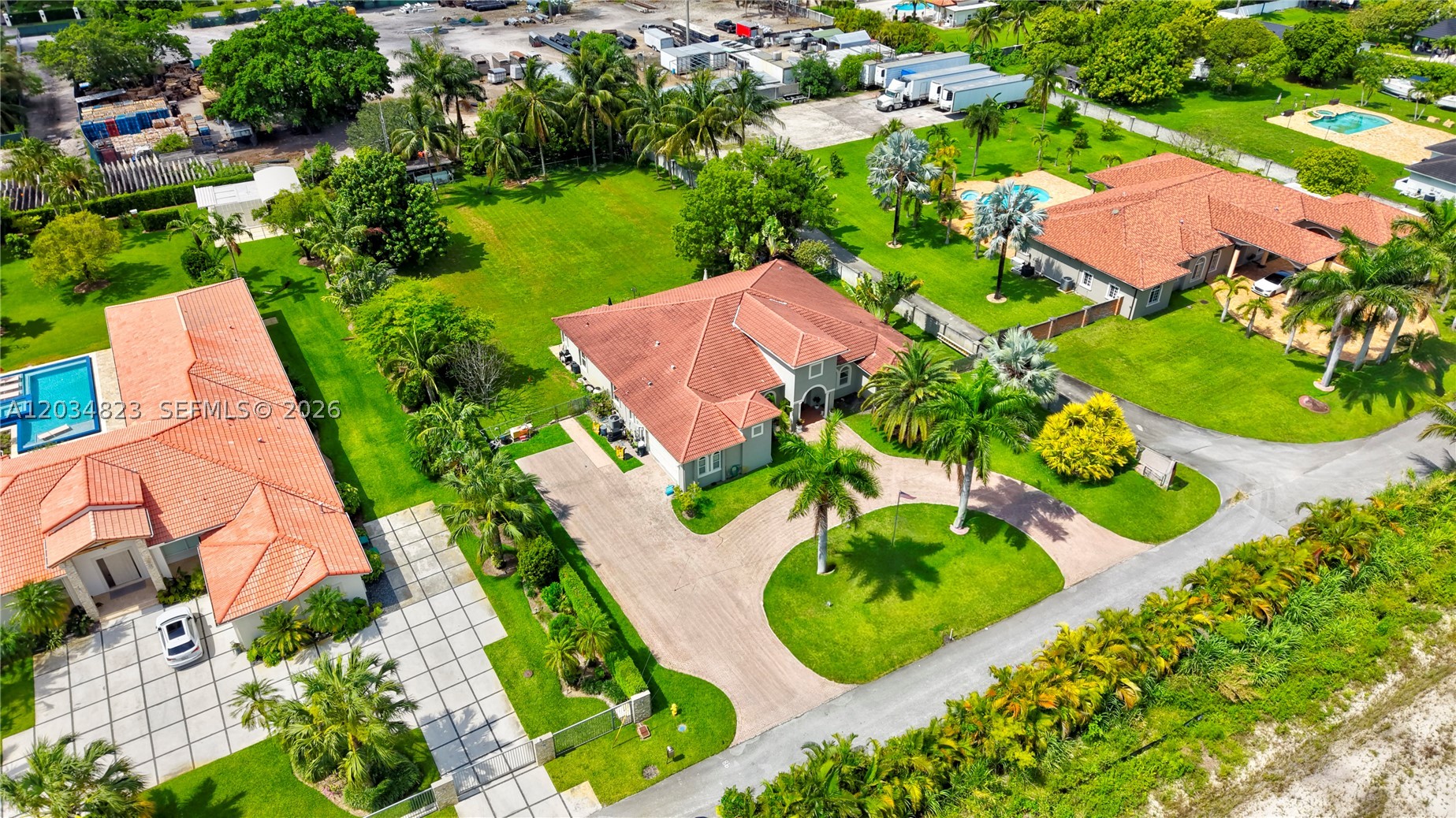 9810 NW 137th St, Hialeah Gardens FL 33018