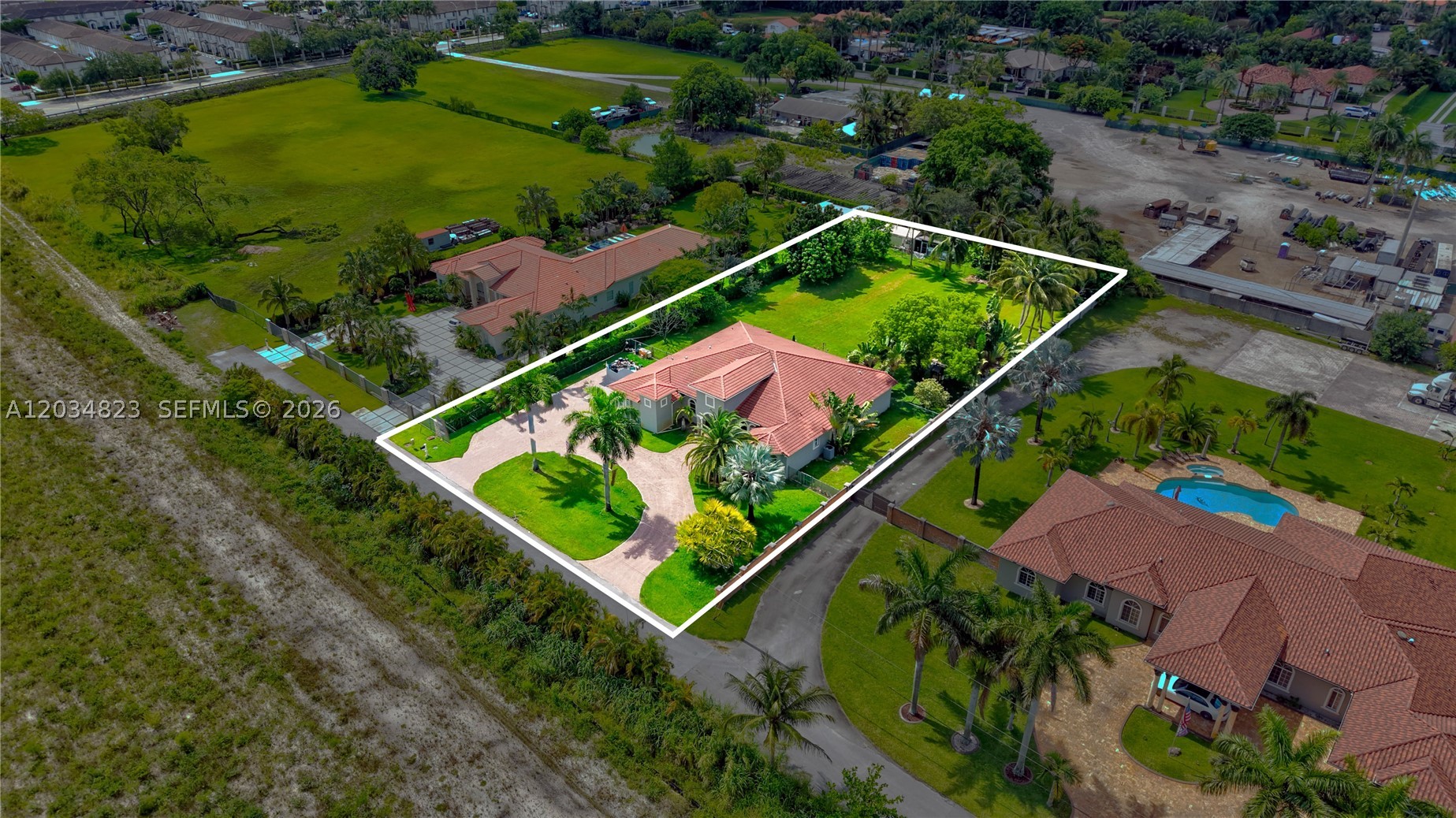 9810 NW 137th St, Hialeah Gardens FL 33018