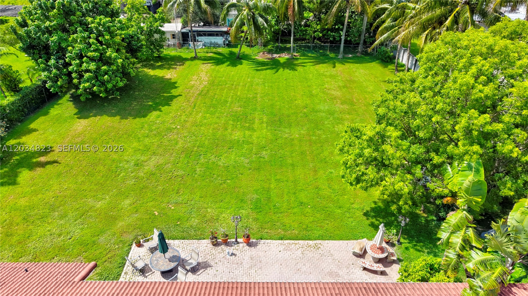 9810 NW 137th St, Hialeah Gardens FL 33018