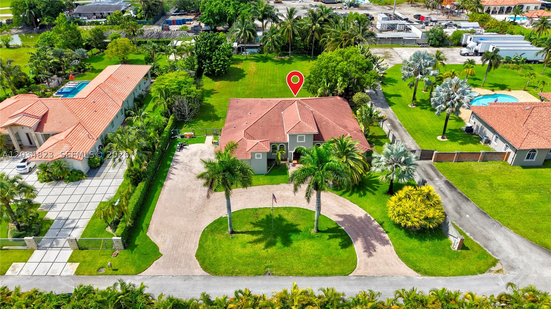 9810 NW 137th St, Hialeah Gardens FL 33018
