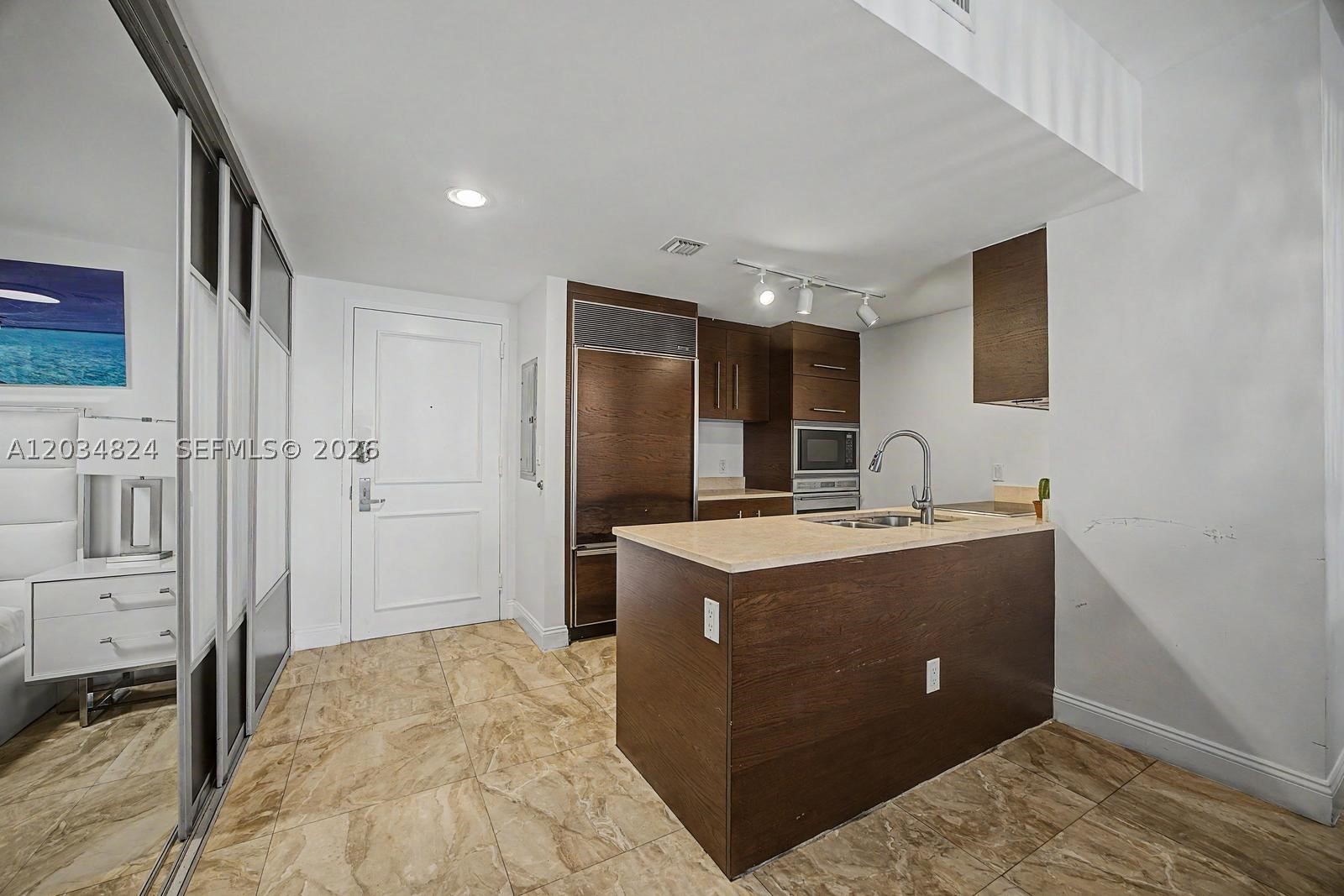 485 Brickell Ave #2009, Miami FL 33131