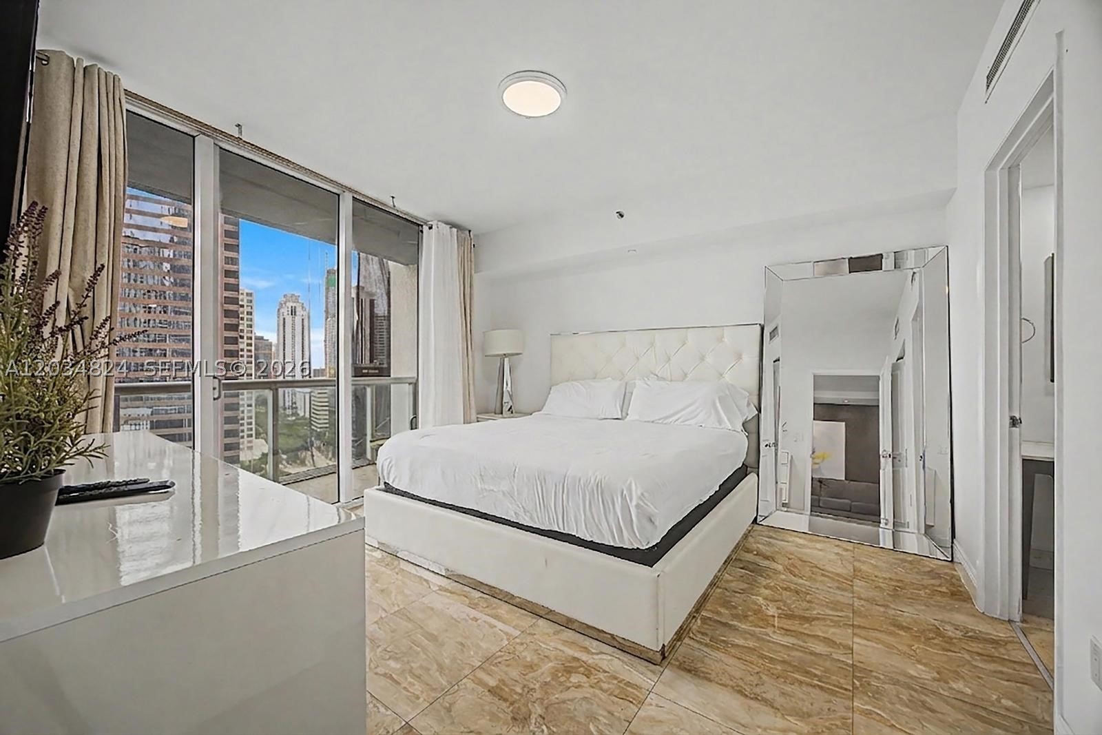 485 Brickell Ave #2009, Miami FL 33131