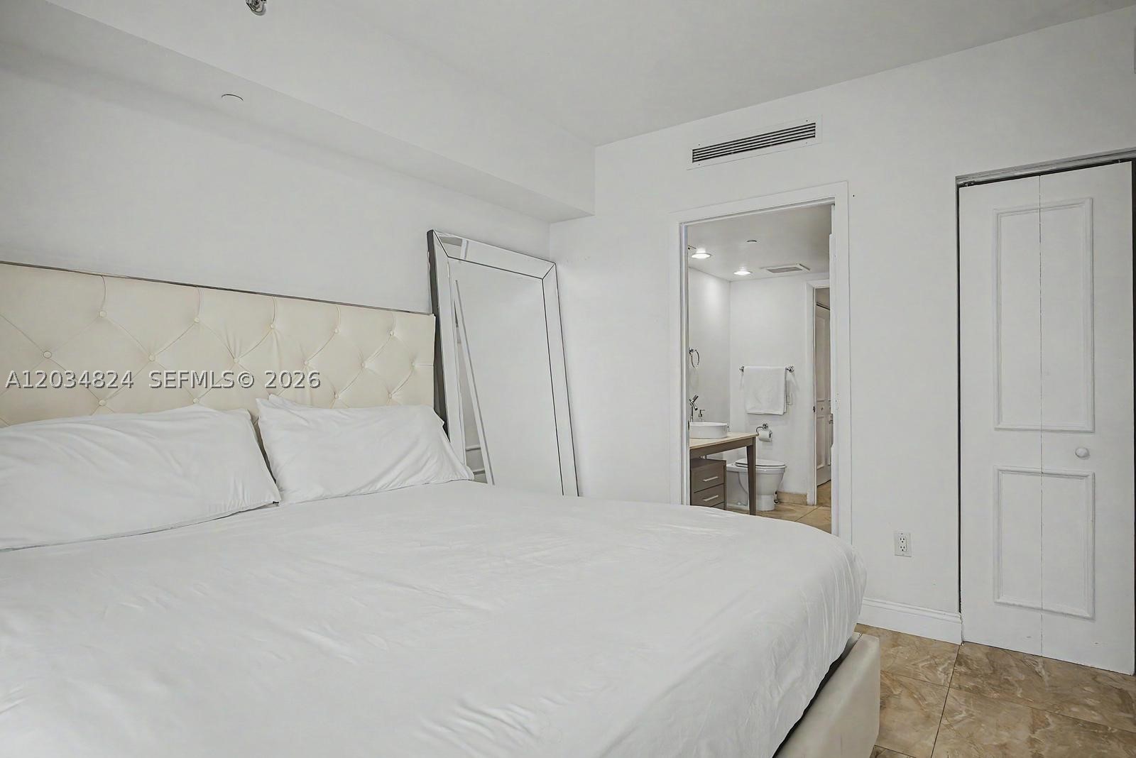 485 Brickell Ave #2009, Miami FL 33131