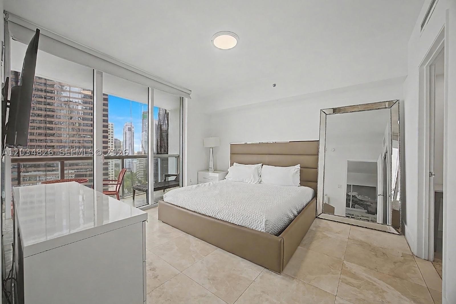 485 Brickell Ave #2209, Miami FL 33131
