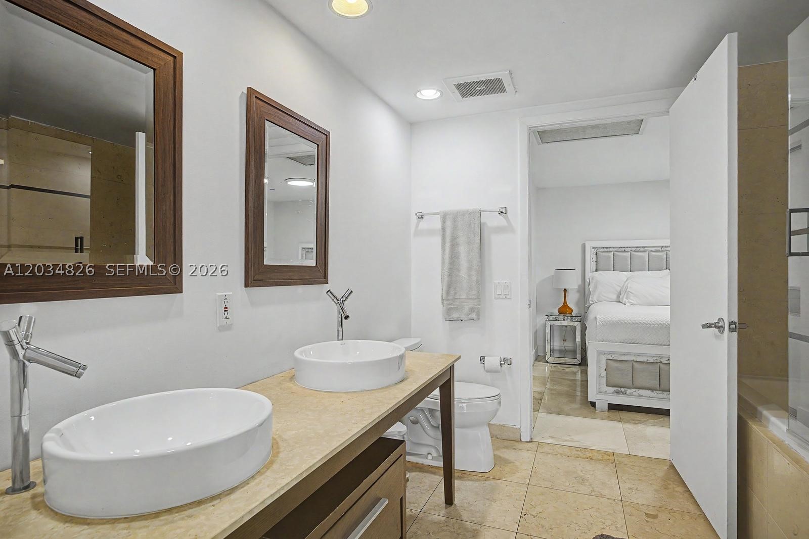 485 Brickell Ave #2209, Miami FL 33131