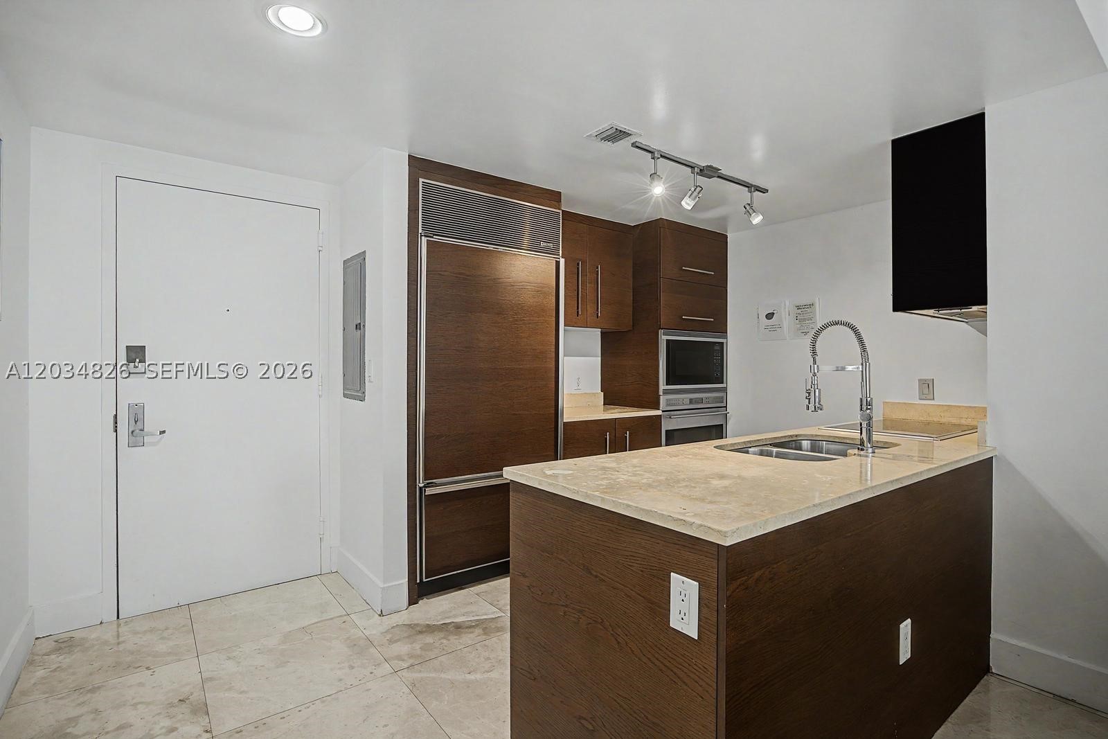 485 Brickell Ave #2209, Miami FL 33131