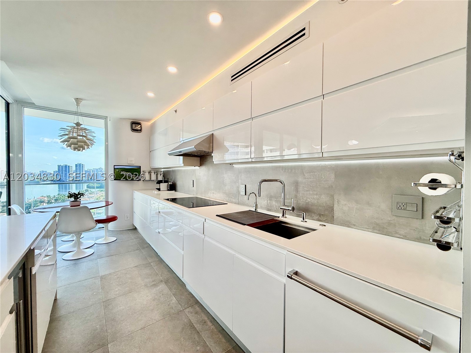 2800 Island Blvd #1803, Aventura FL 33160