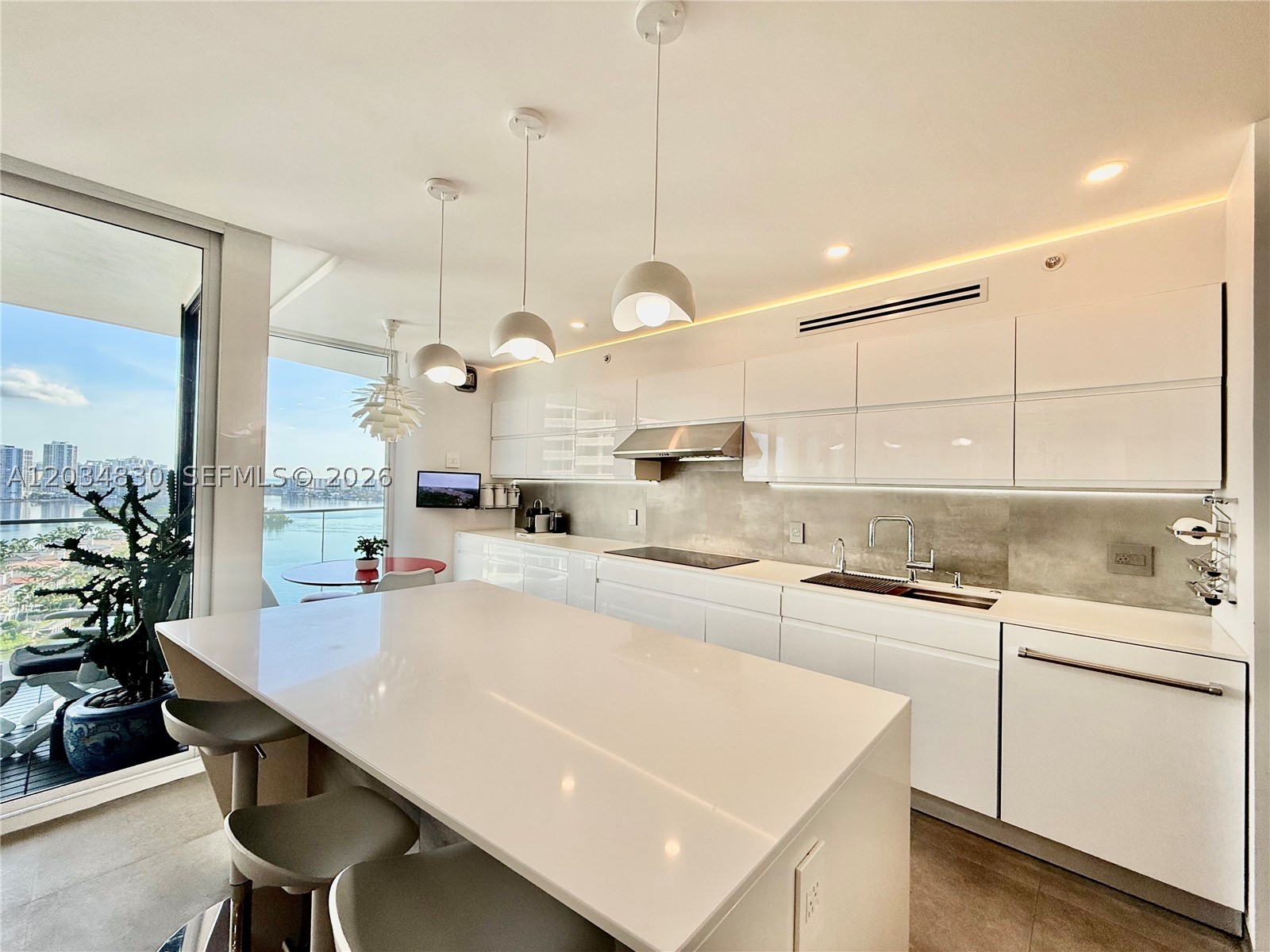 2800 Island Blvd #1803, Aventura FL 33160