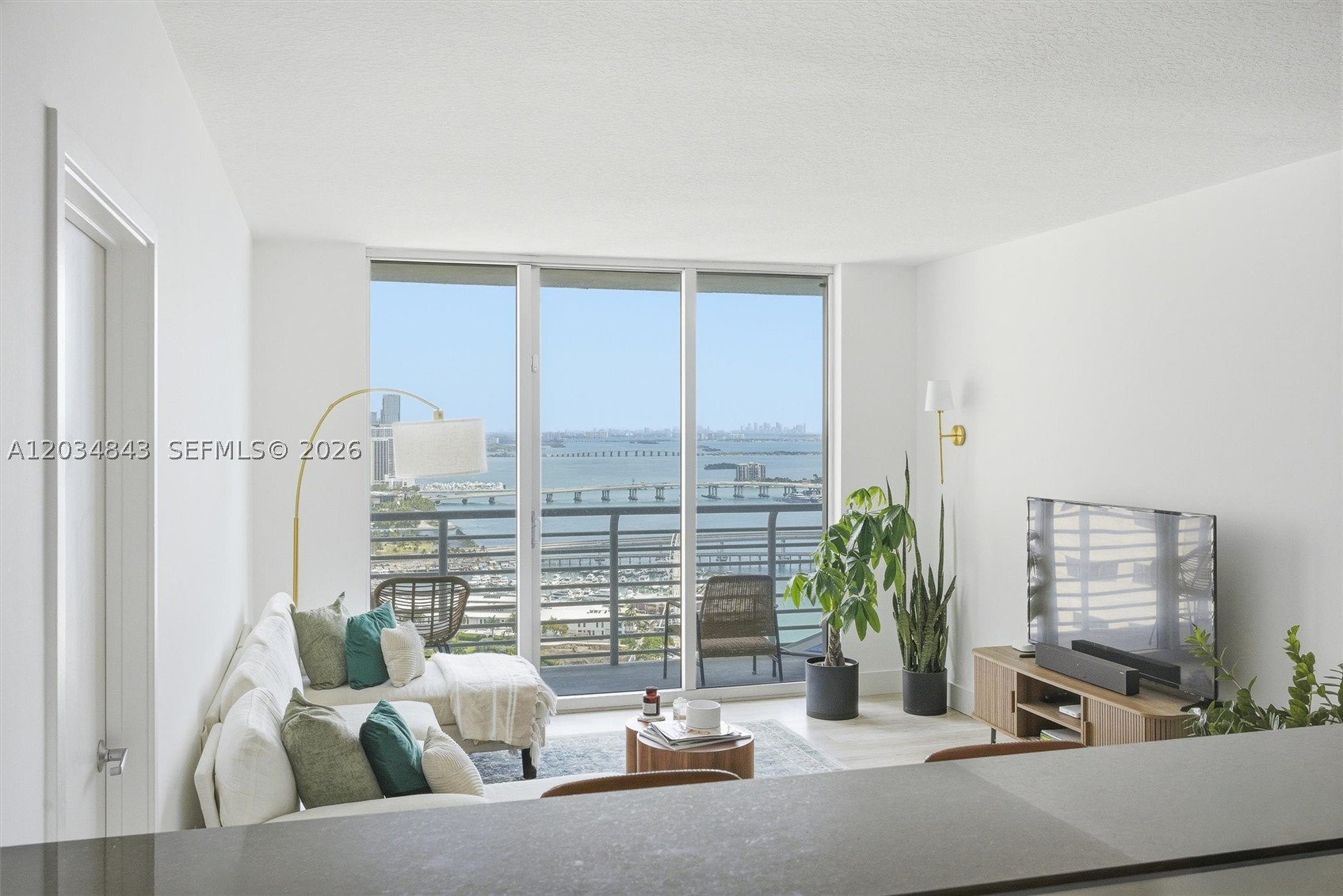 325 S Biscayne Blvd #4022, Miami FL 33131