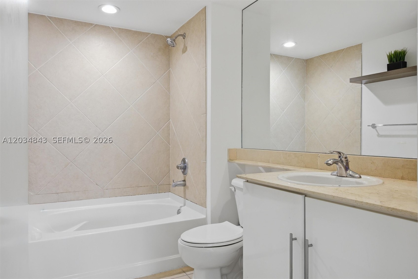325 S Biscayne Blvd #4022, Miami FL 33131