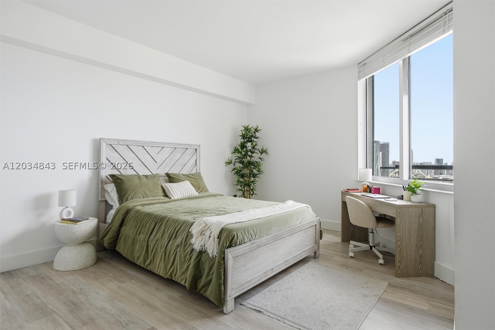 325 S Biscayne Blvd #4022, Miami FL 33131
