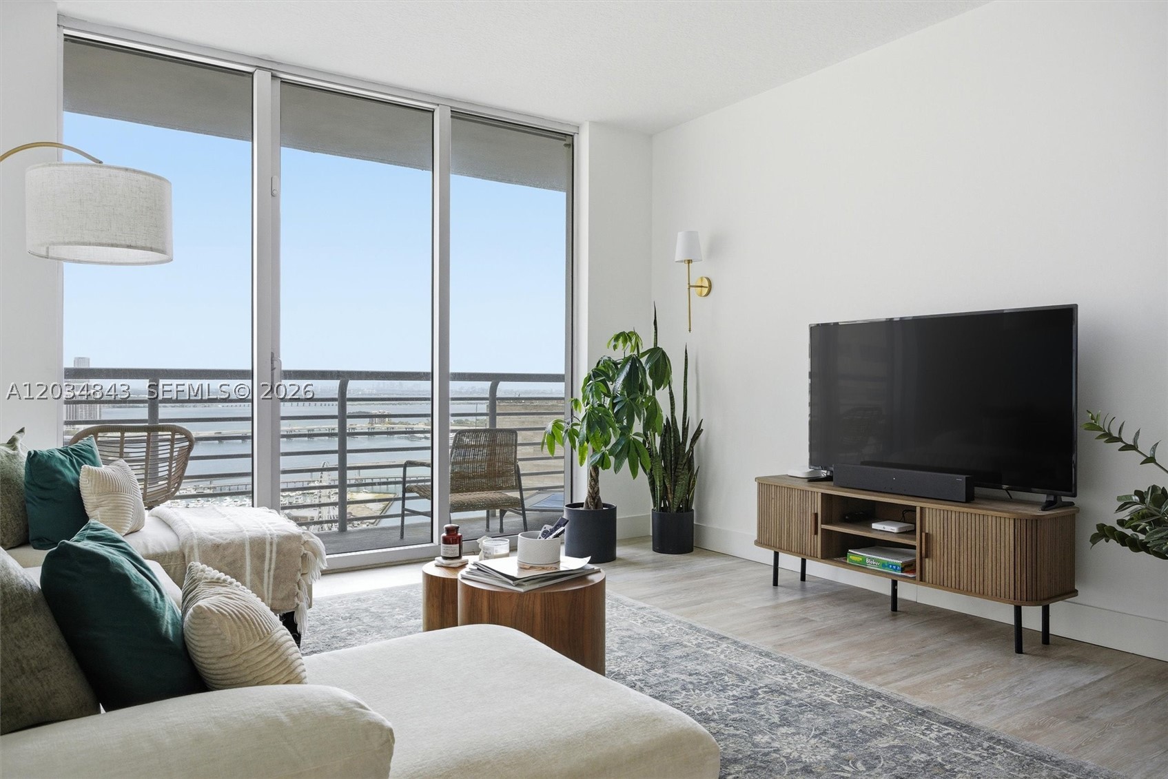 325 S Biscayne Blvd #4022, Miami FL 33131