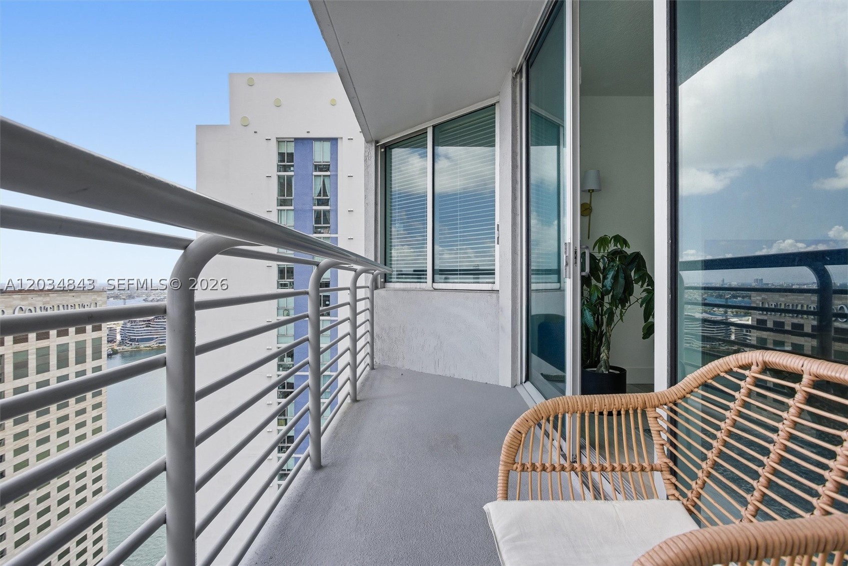 325 S Biscayne Blvd #4022, Miami FL 33131
