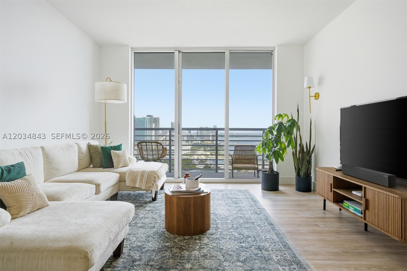 325 S Biscayne Blvd #4022, Miami FL 33131