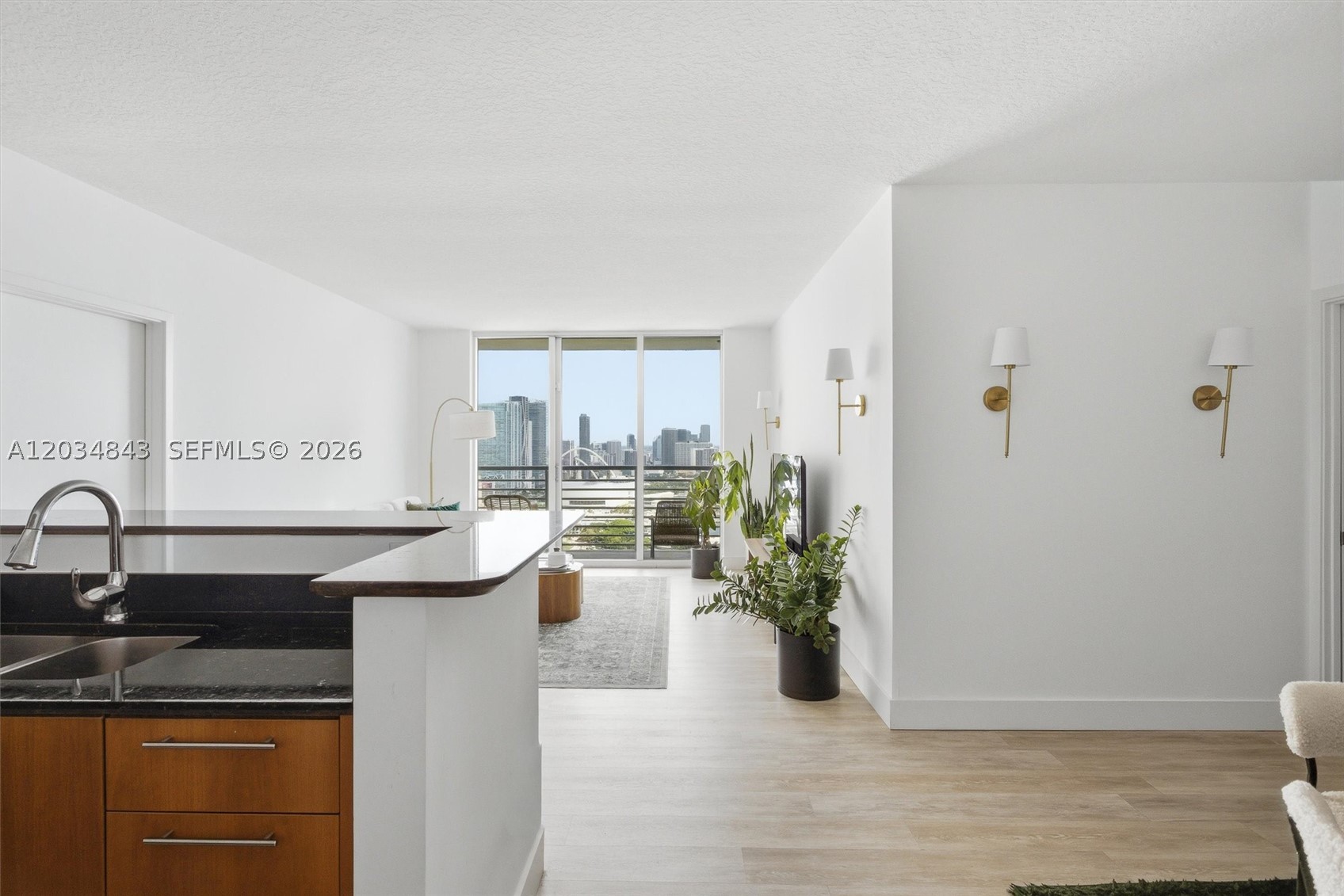 325 S Biscayne Blvd #4022, Miami FL 33131