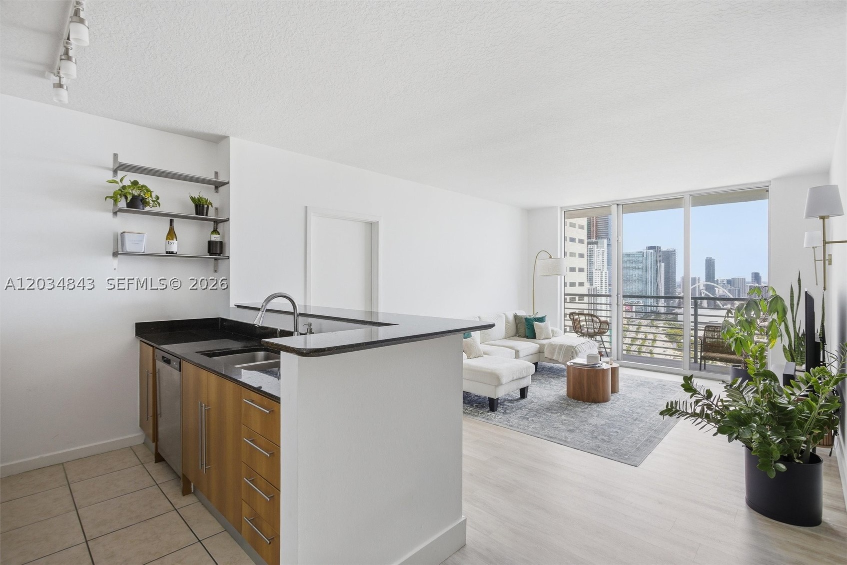 325 S Biscayne Blvd #4022, Miami FL 33131