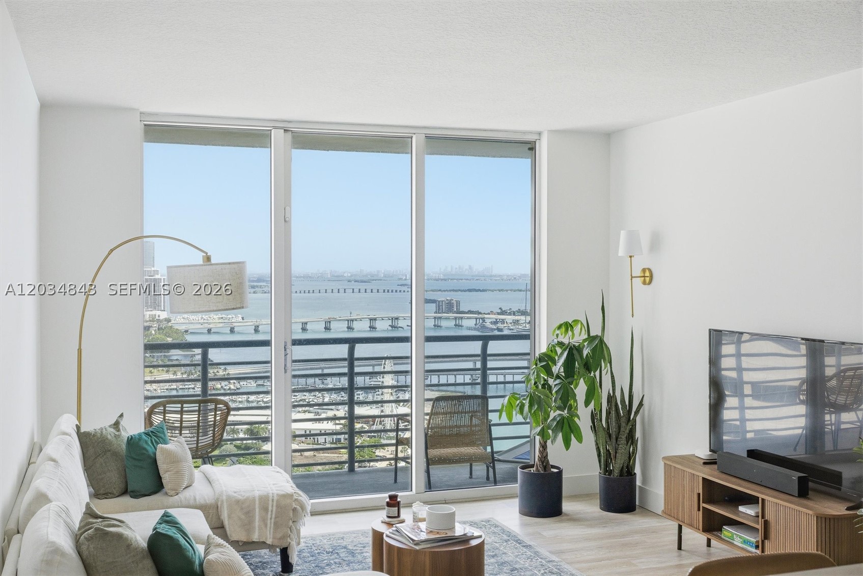 325 S Biscayne Blvd #4022, Miami FL 33131