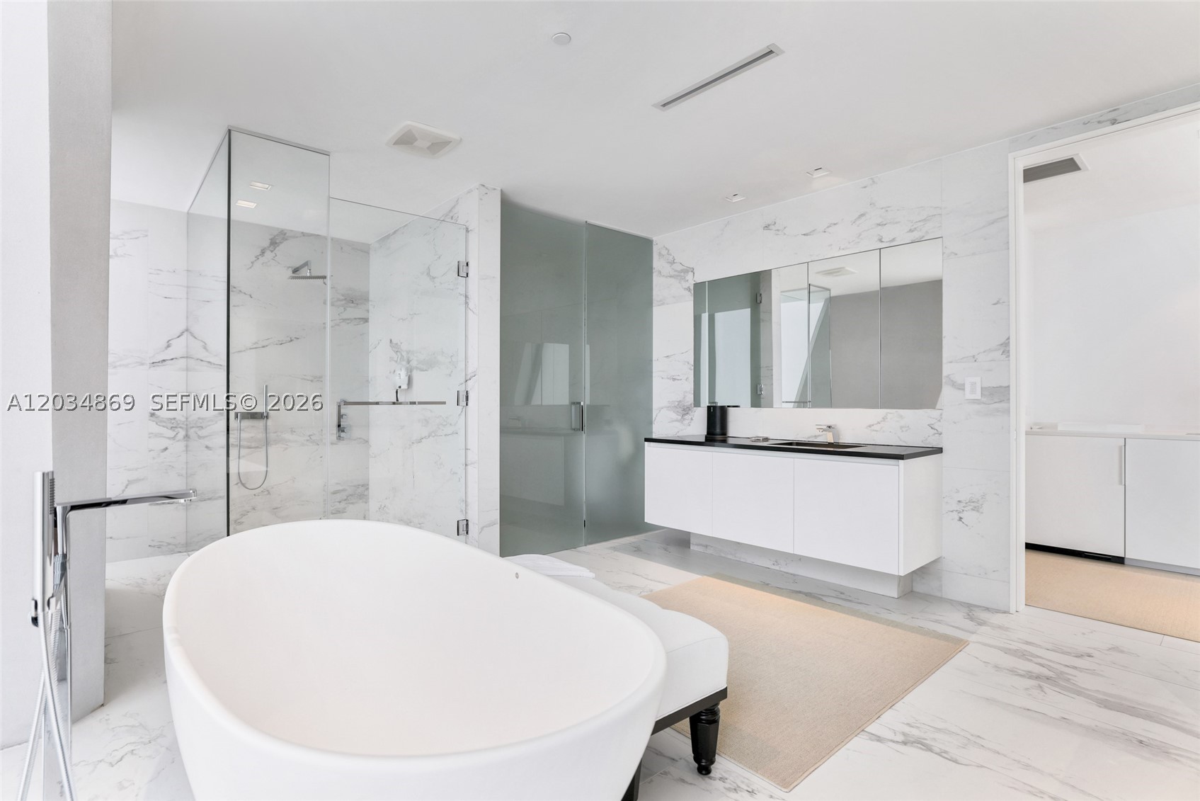 1000 Biscayne Blvd #3701, Miami FL 33132