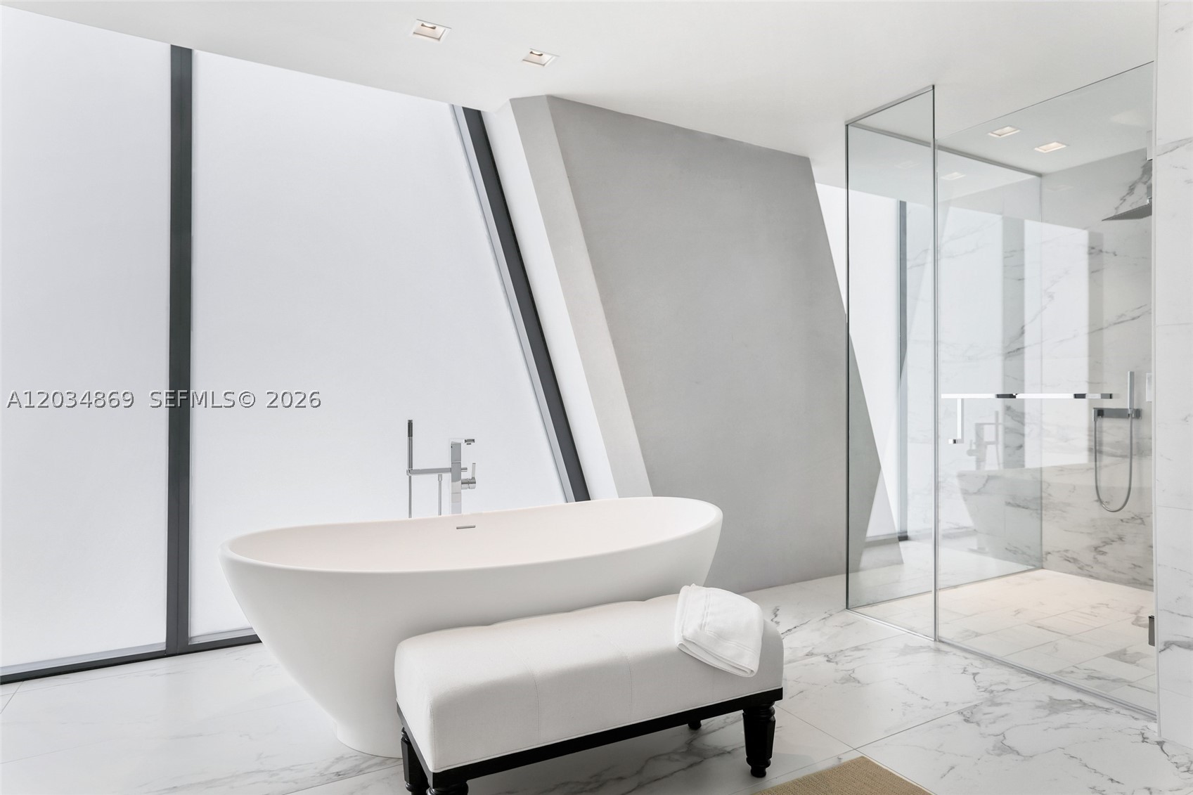 1000 Biscayne Blvd #3701, Miami FL 33132