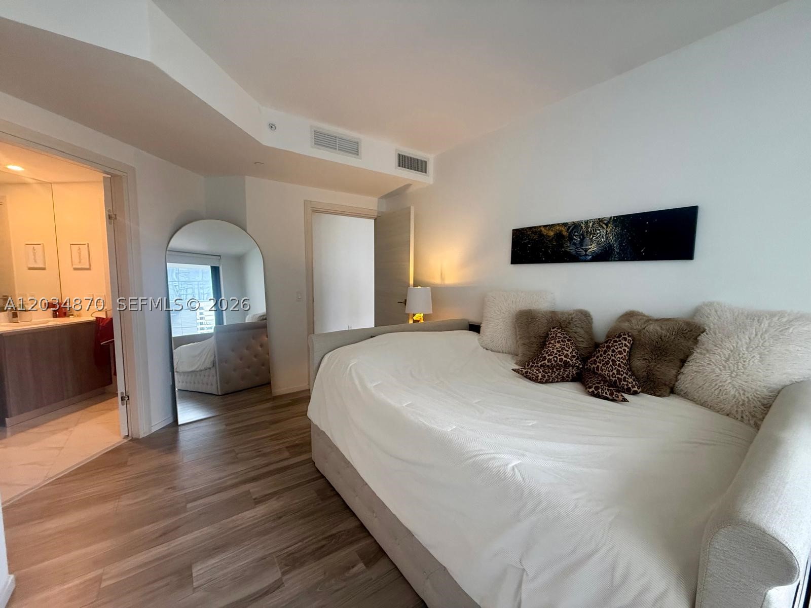 801 S Miami Ave #3005, Miami FL 33130