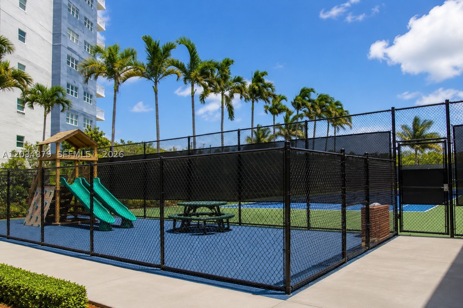 14951 ROYAL OAKS LN #1601, North Miami FL 33181
