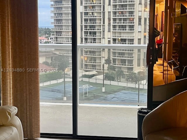 20281 E Country Club Dr #615, Aventura FL 33180