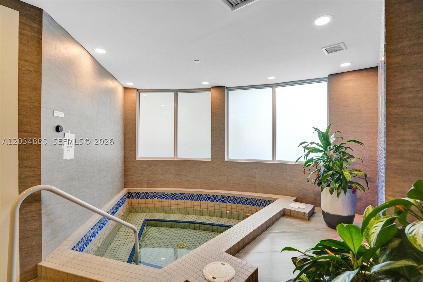 20281 E Country Club Dr #615, Aventura FL 33180