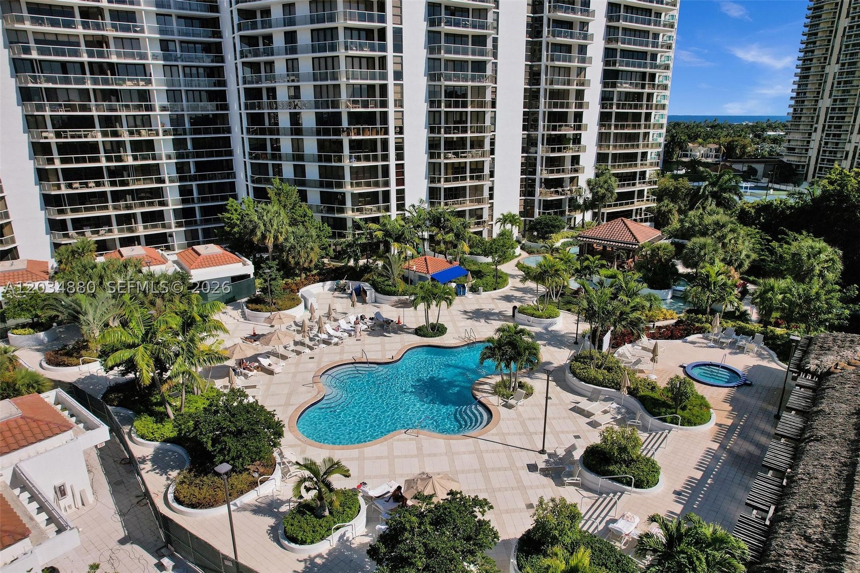 20281 E Country Club Dr #615, Aventura FL 33180