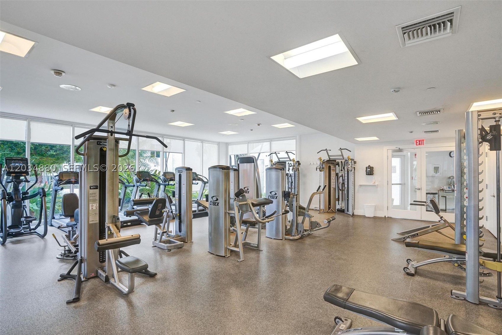 20281 E Country Club Dr #615, Aventura FL 33180