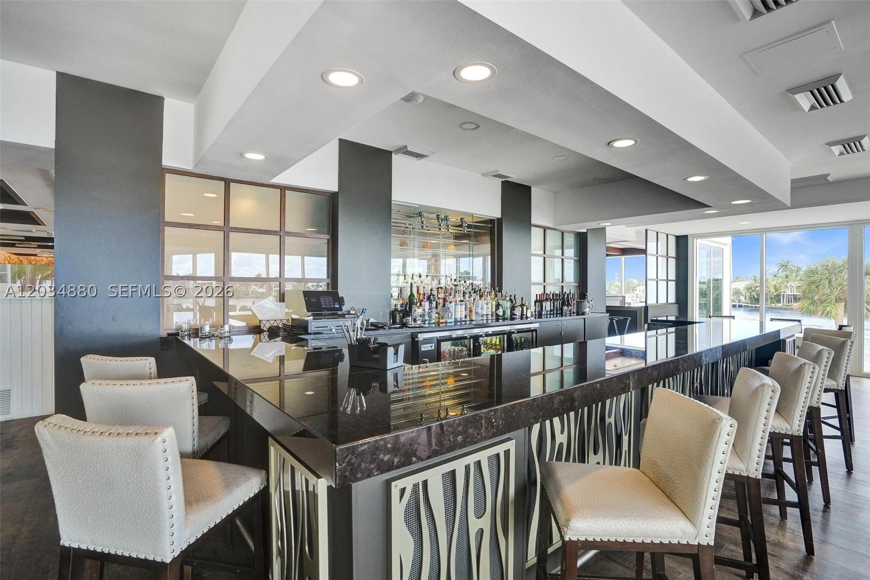 20281 E Country Club Dr #615, Aventura FL 33180