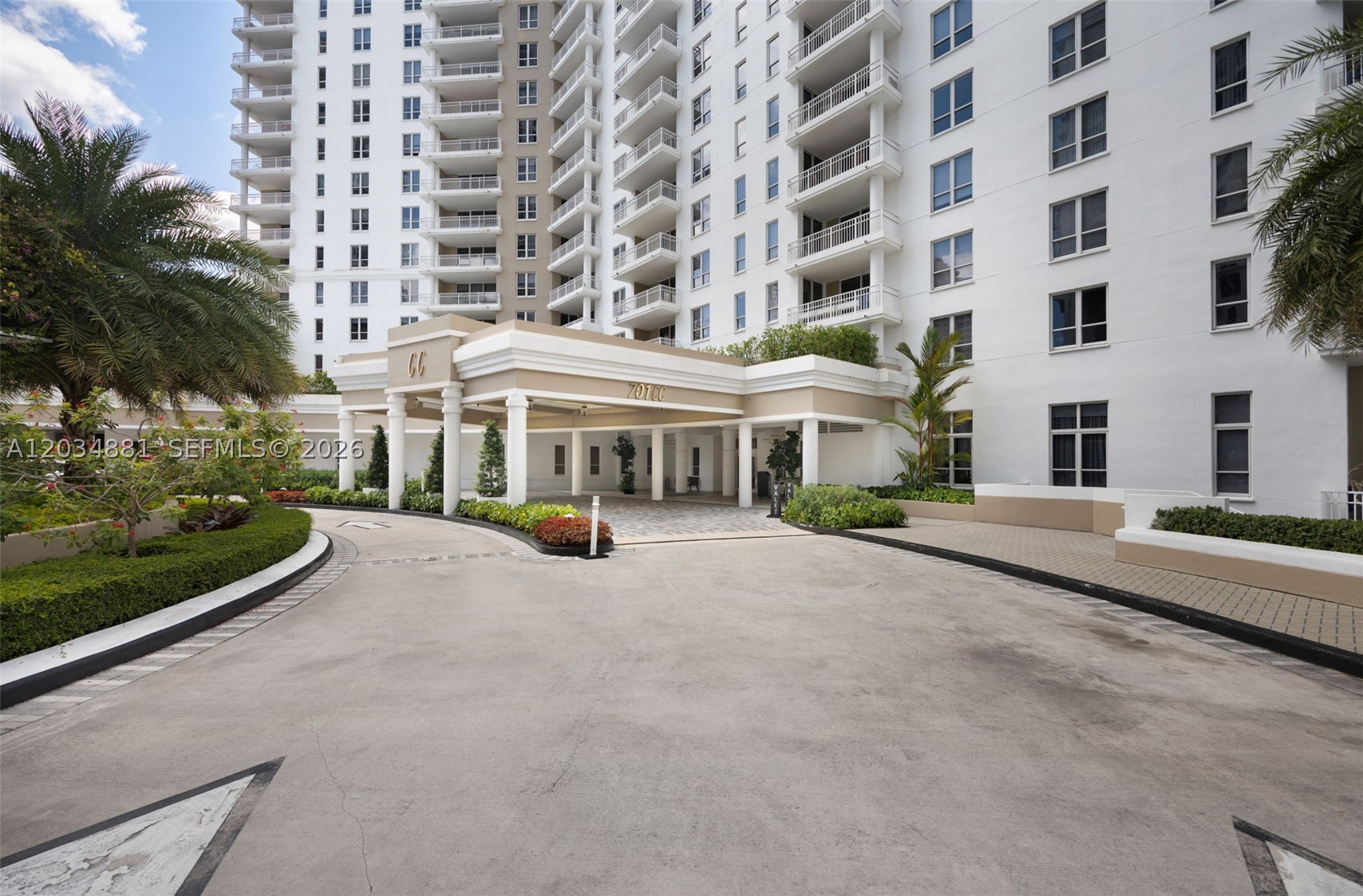 701 Brickell Key Blvd #901, Miami FL 33131