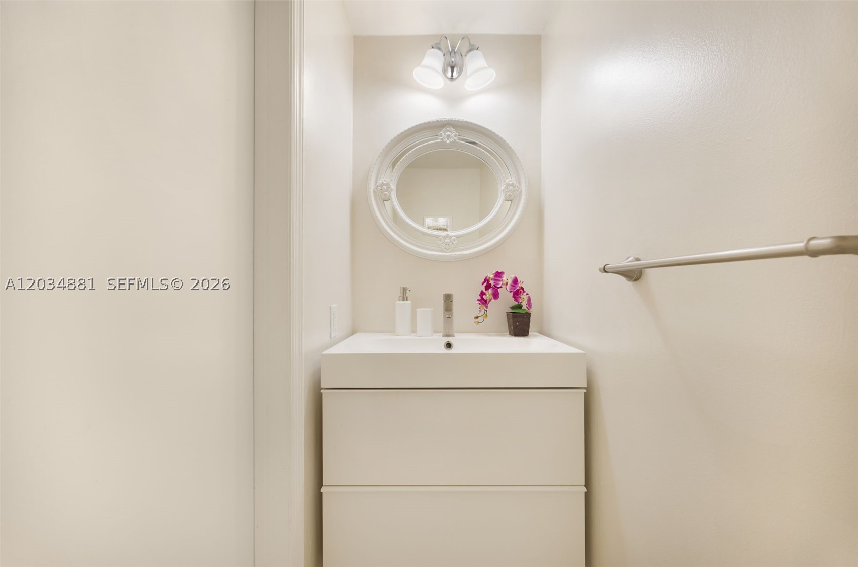 701 Brickell Key Blvd #901, Miami FL 33131
