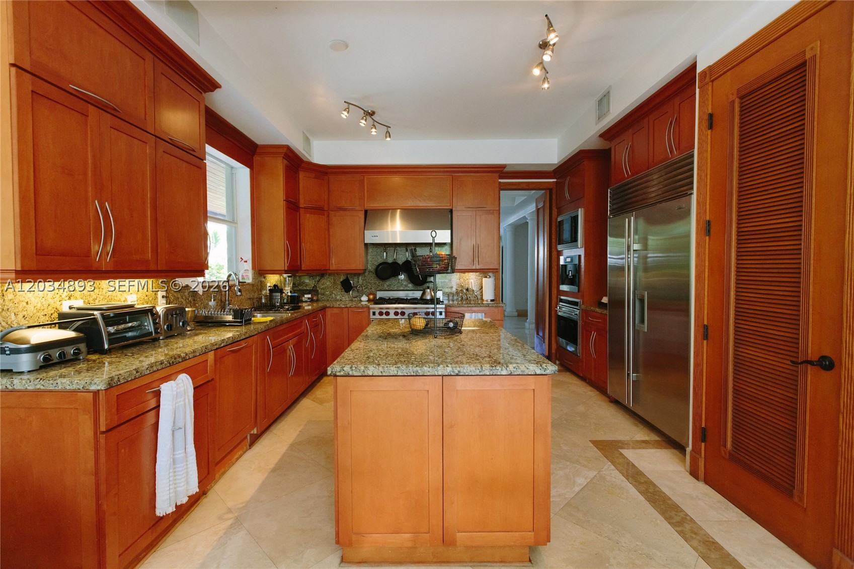 335 W Enid Dr, Key Biscayne FL 33149
