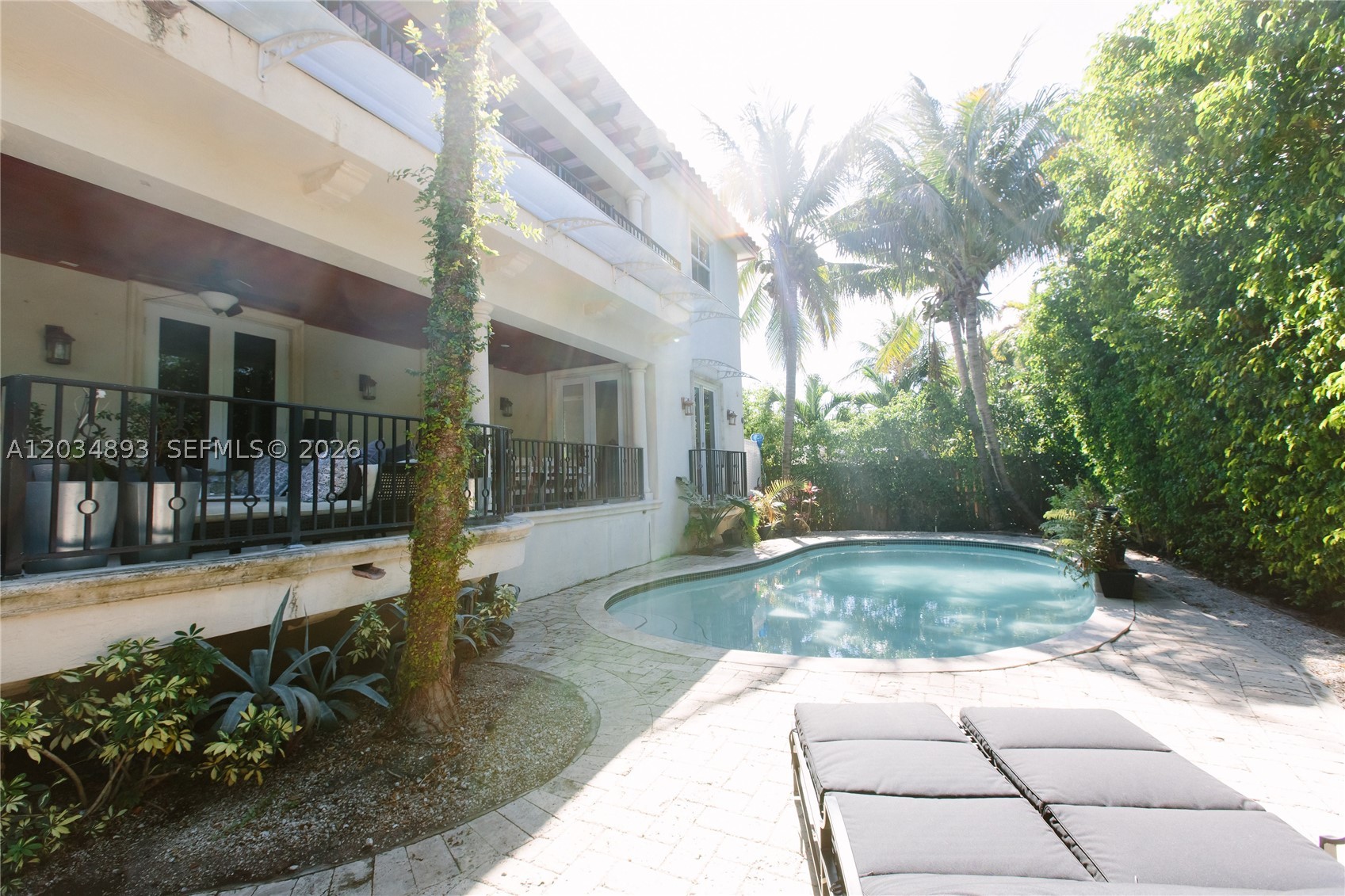 335 W Enid Dr, Key Biscayne FL 33149