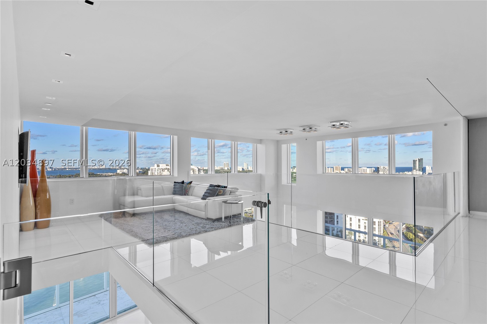 10 Venetian Way #PH04, Miami Beach FL 33139