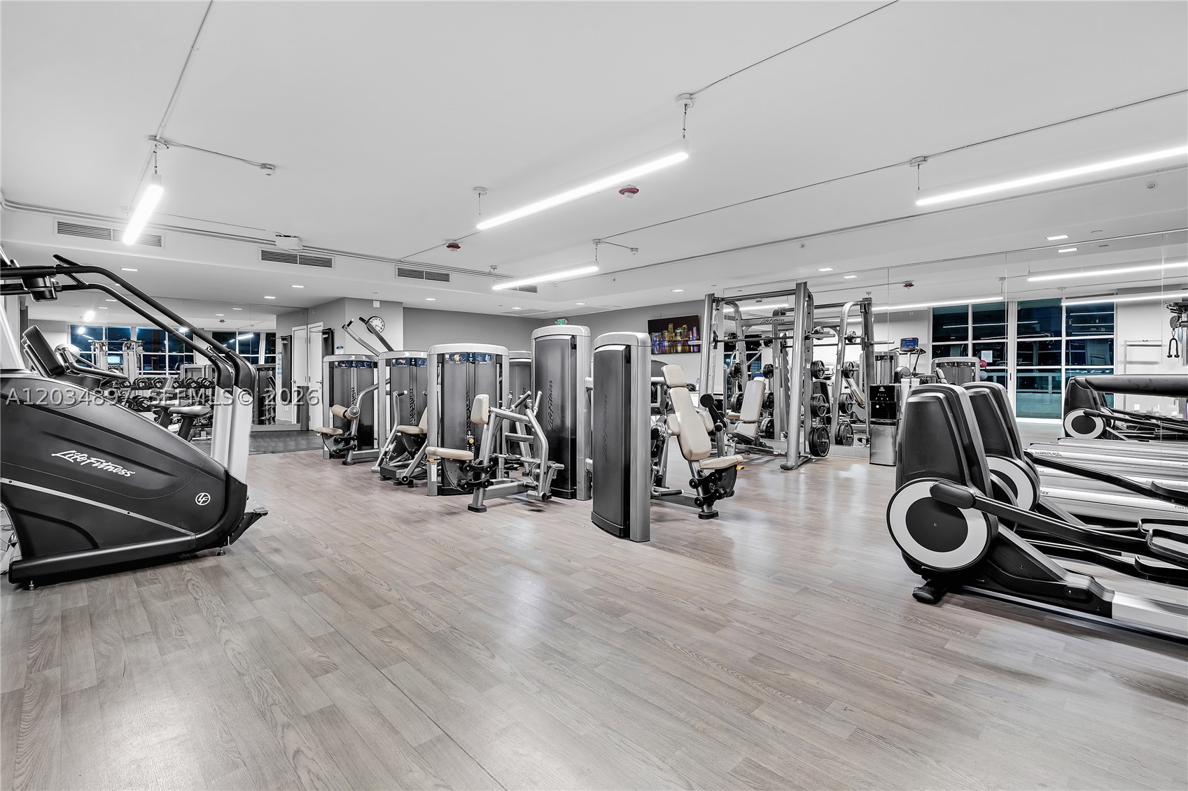10 Venetian Way #PH04, Miami Beach FL 33139
