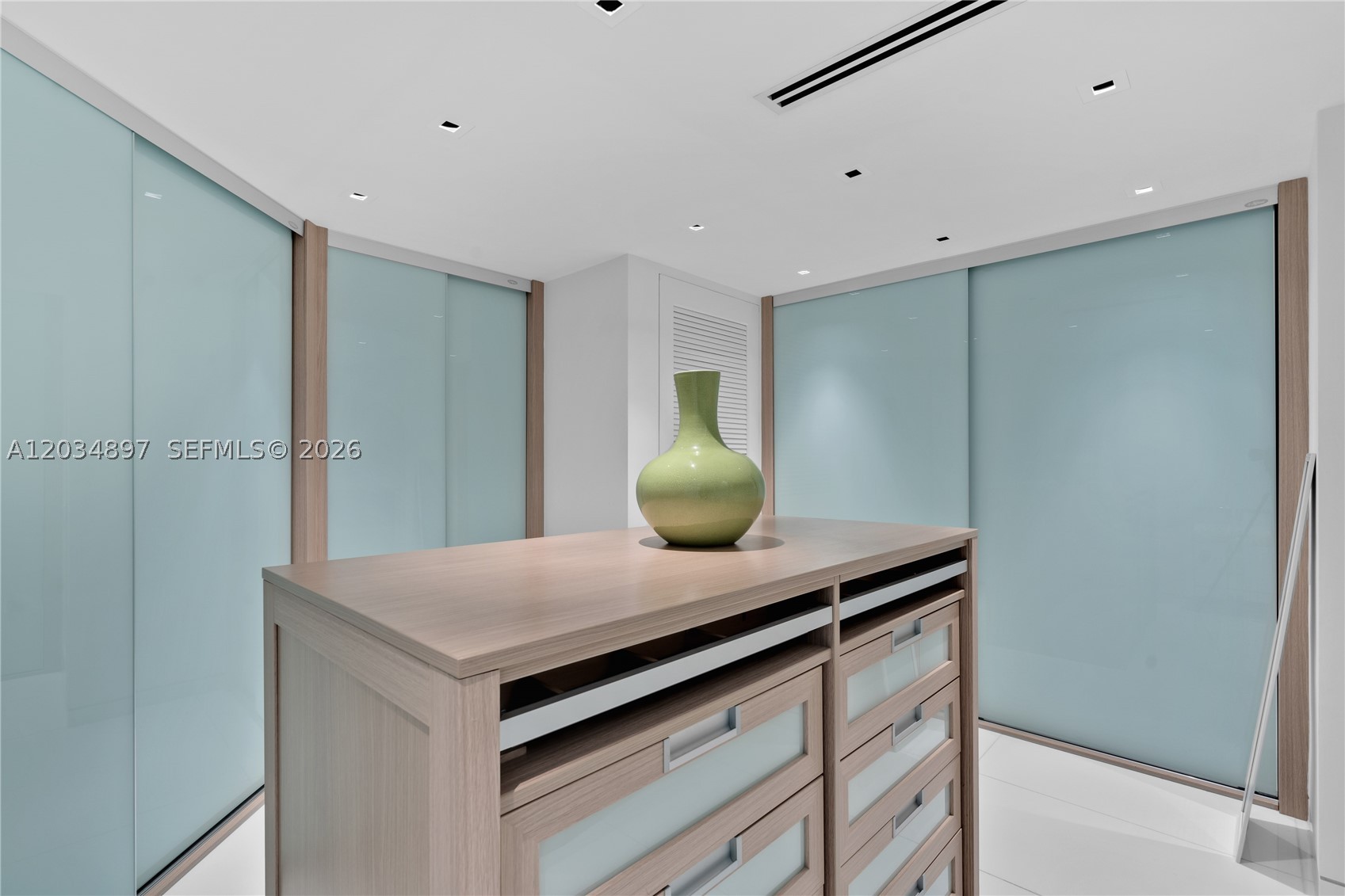 10 Venetian Way #PH04, Miami Beach FL 33139