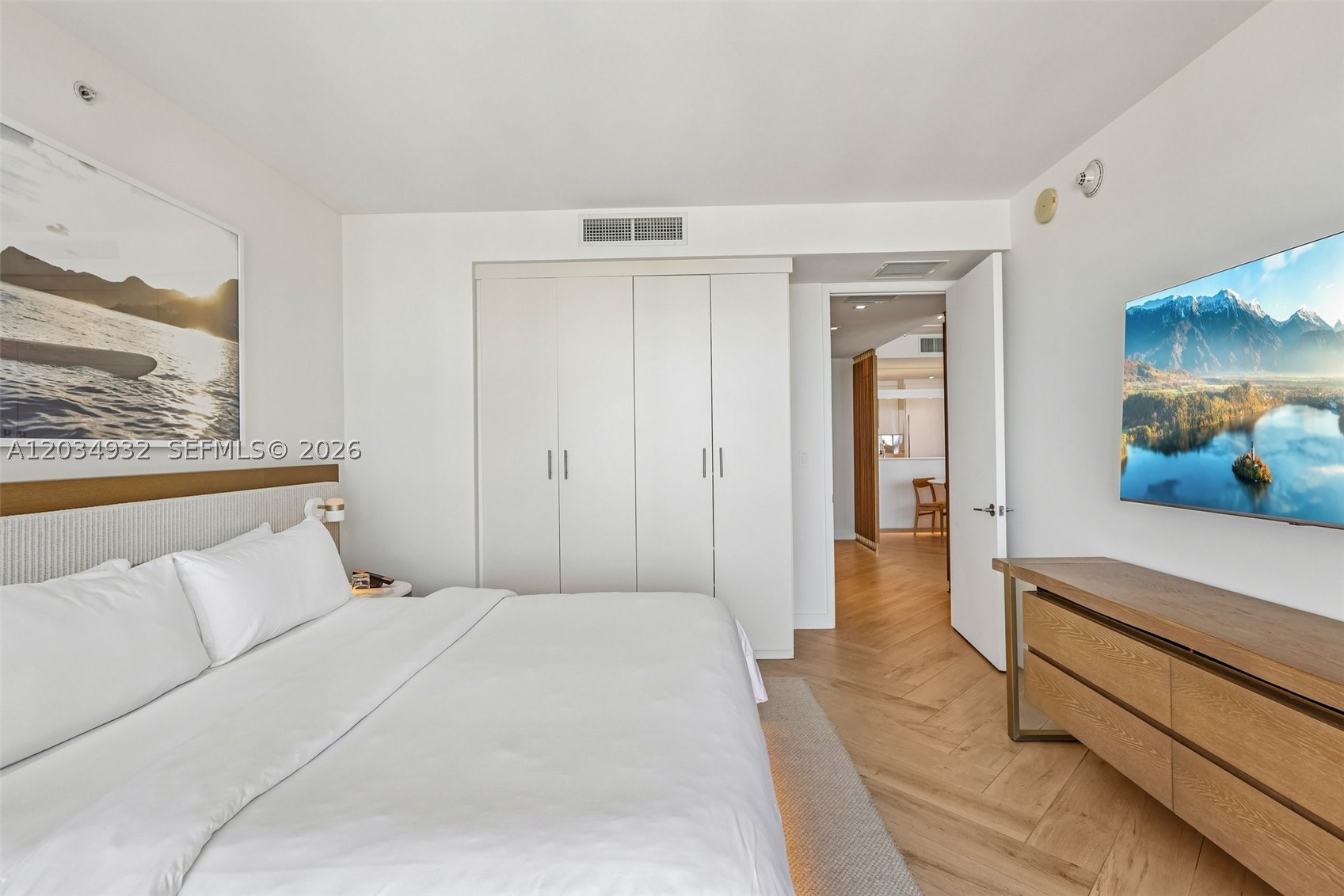 2201 Collins Ave #1019, Miami Beach FL 33139