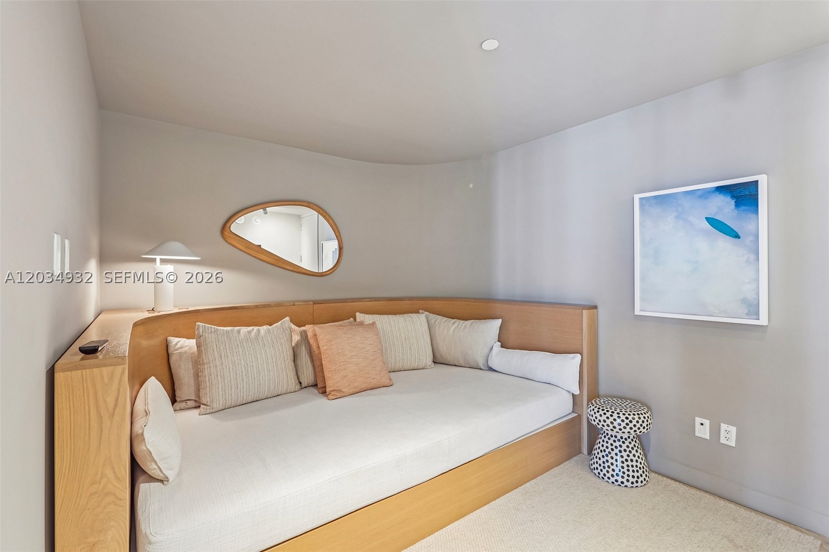 2201 Collins Ave #1019, Miami Beach FL 33139
