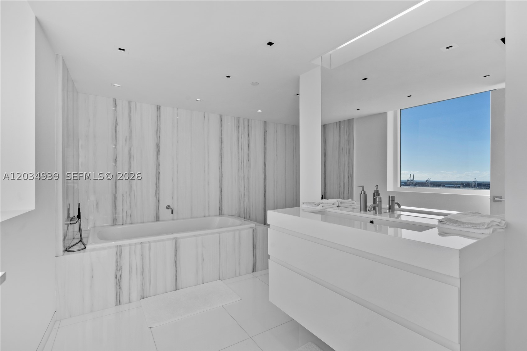 10 Venetian Way #PH04, Miami Beach FL 33139