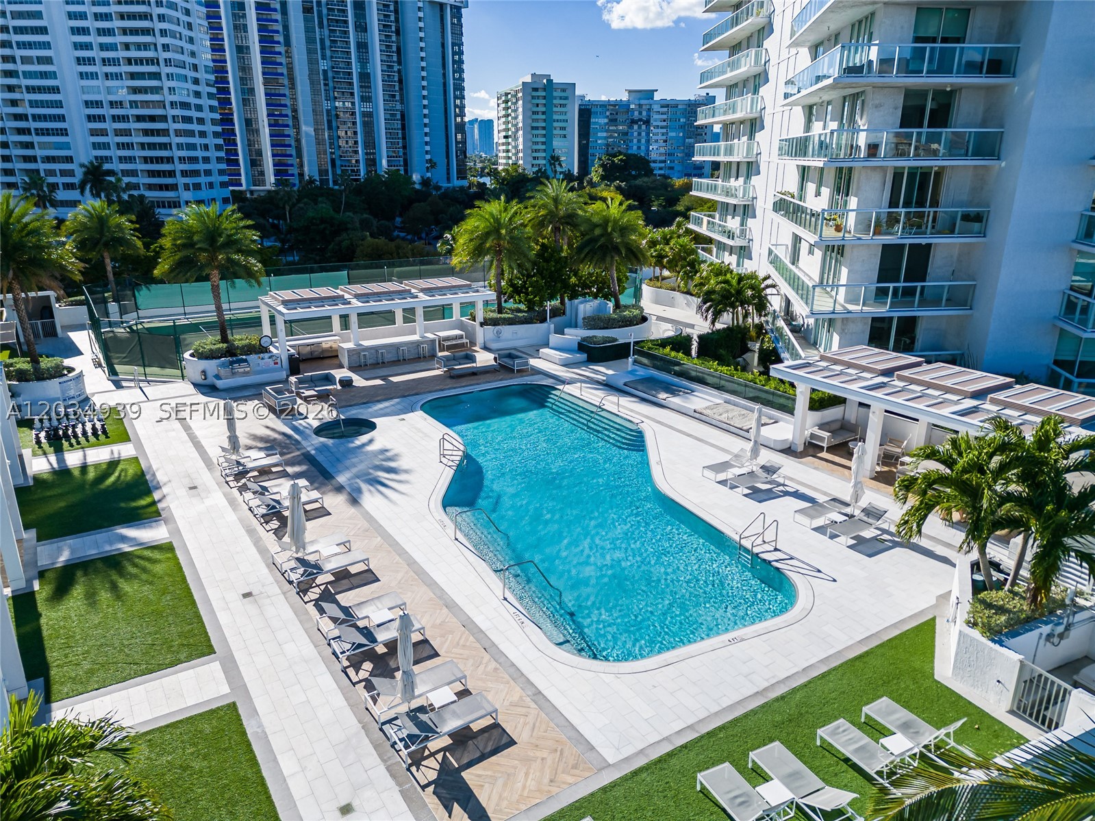 10 Venetian Way #PH04, Miami Beach FL 33139