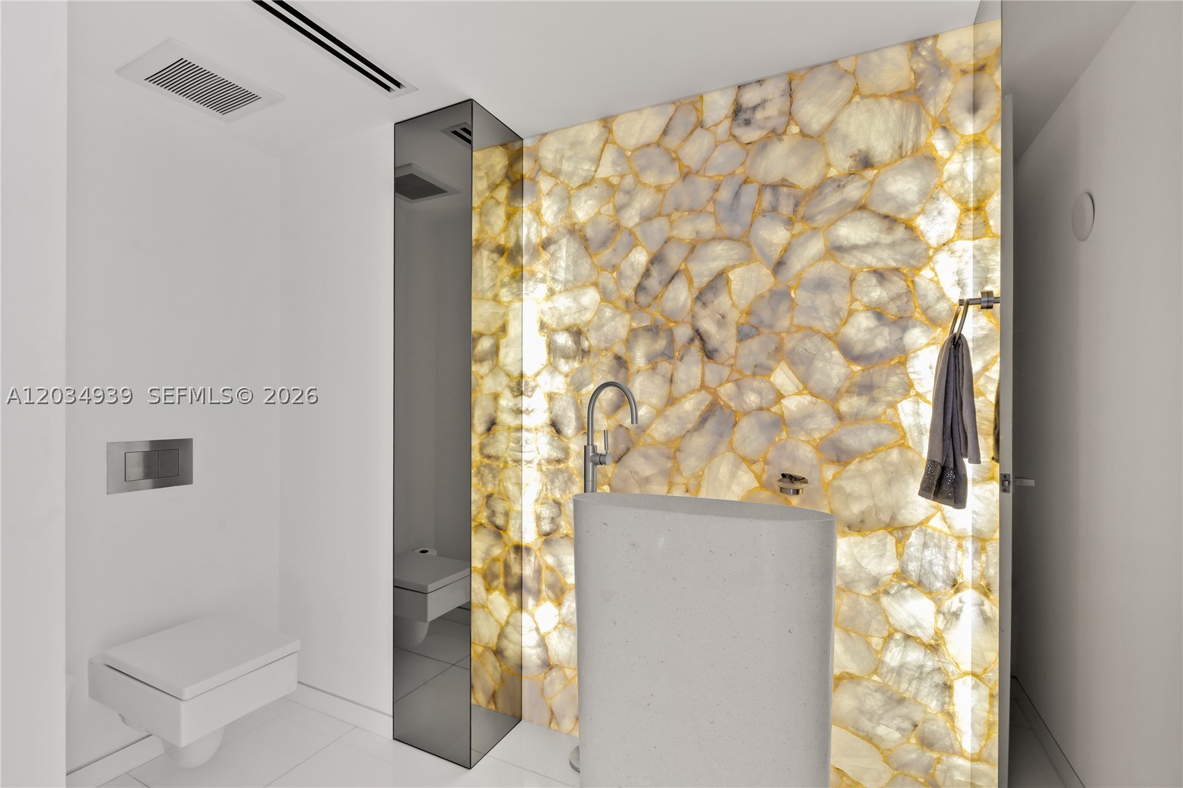 10 Venetian Way #PH04, Miami Beach FL 33139
