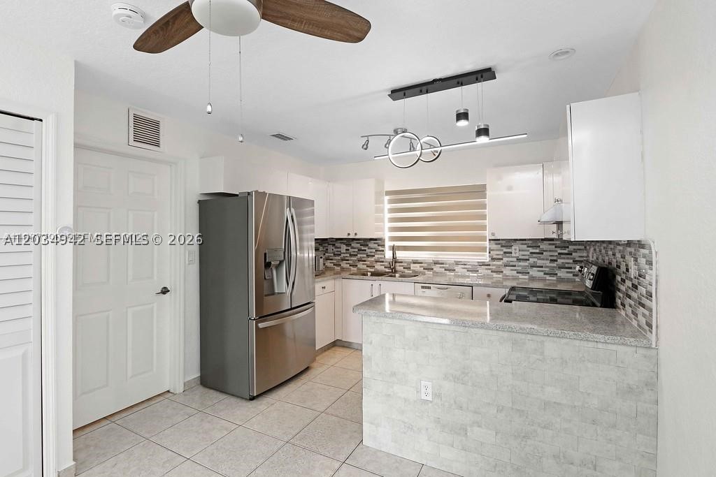 242 E 3rd St #205, Hialeah FL 33010