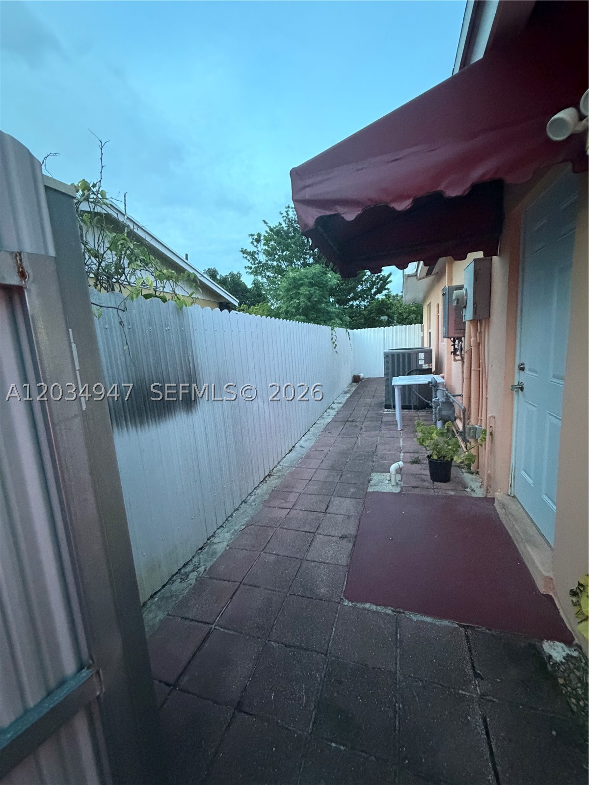 15431 SW 101st Ave, Miami FL 33157