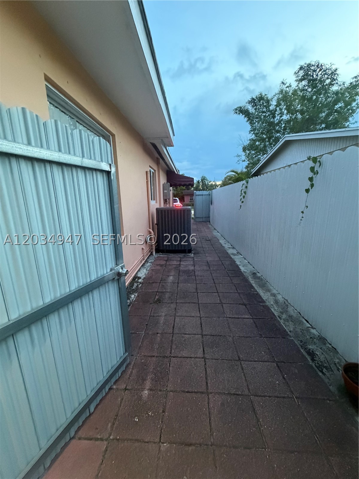 15431 SW 101st Ave, Miami FL 33157