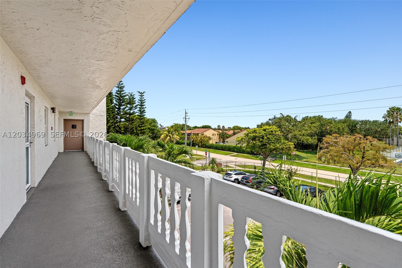 325 SE 11th Ter #308, Dania Beach FL 33004