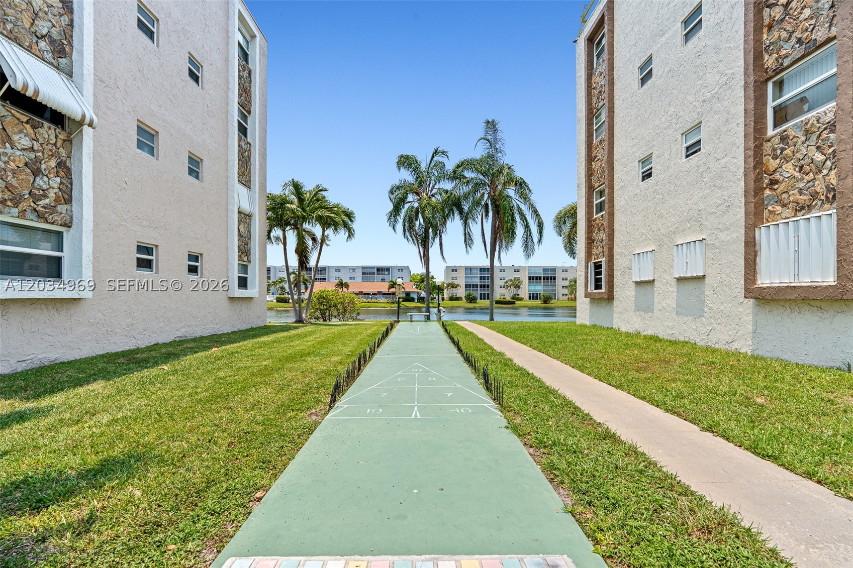 325 SE 11th Ter #308, Dania Beach FL 33004