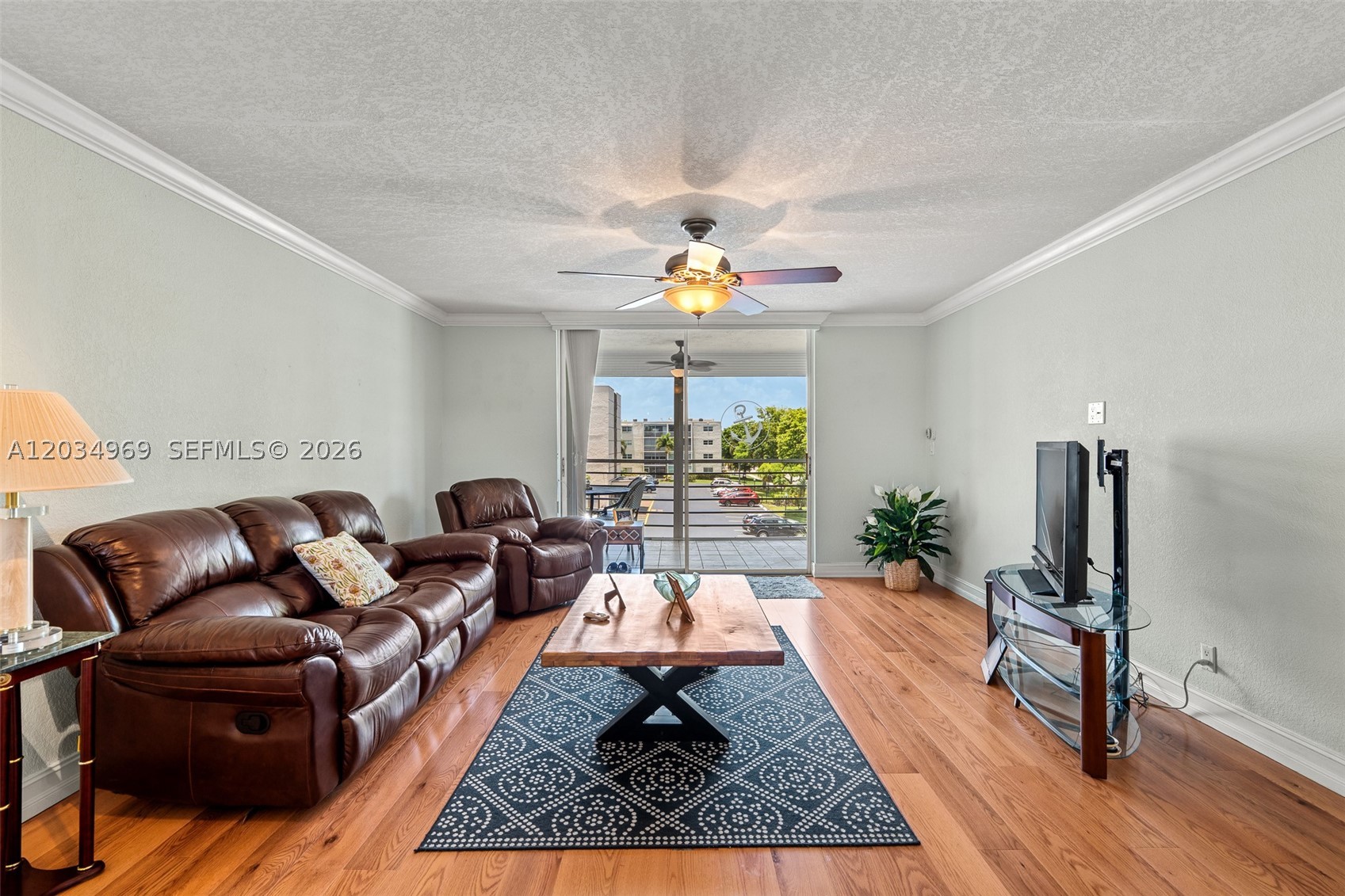 325 SE 11th Ter #308, Dania Beach FL 33004