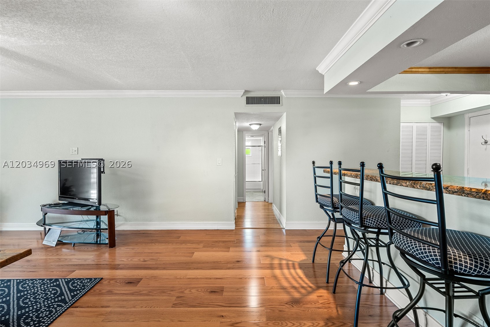 325 SE 11th Ter #308, Dania Beach FL 33004