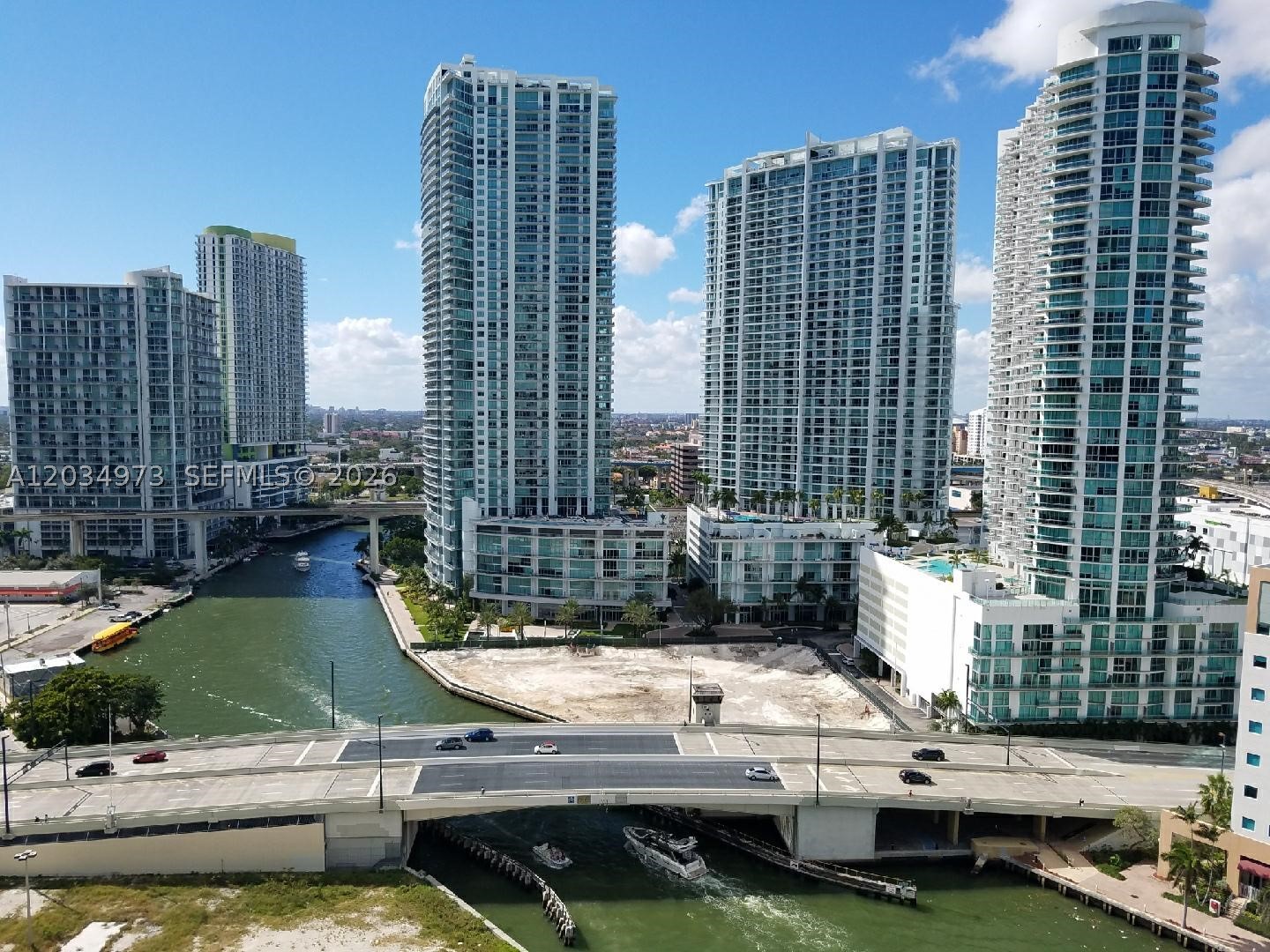 31 SE 5th St #2205, Miami FL 33131